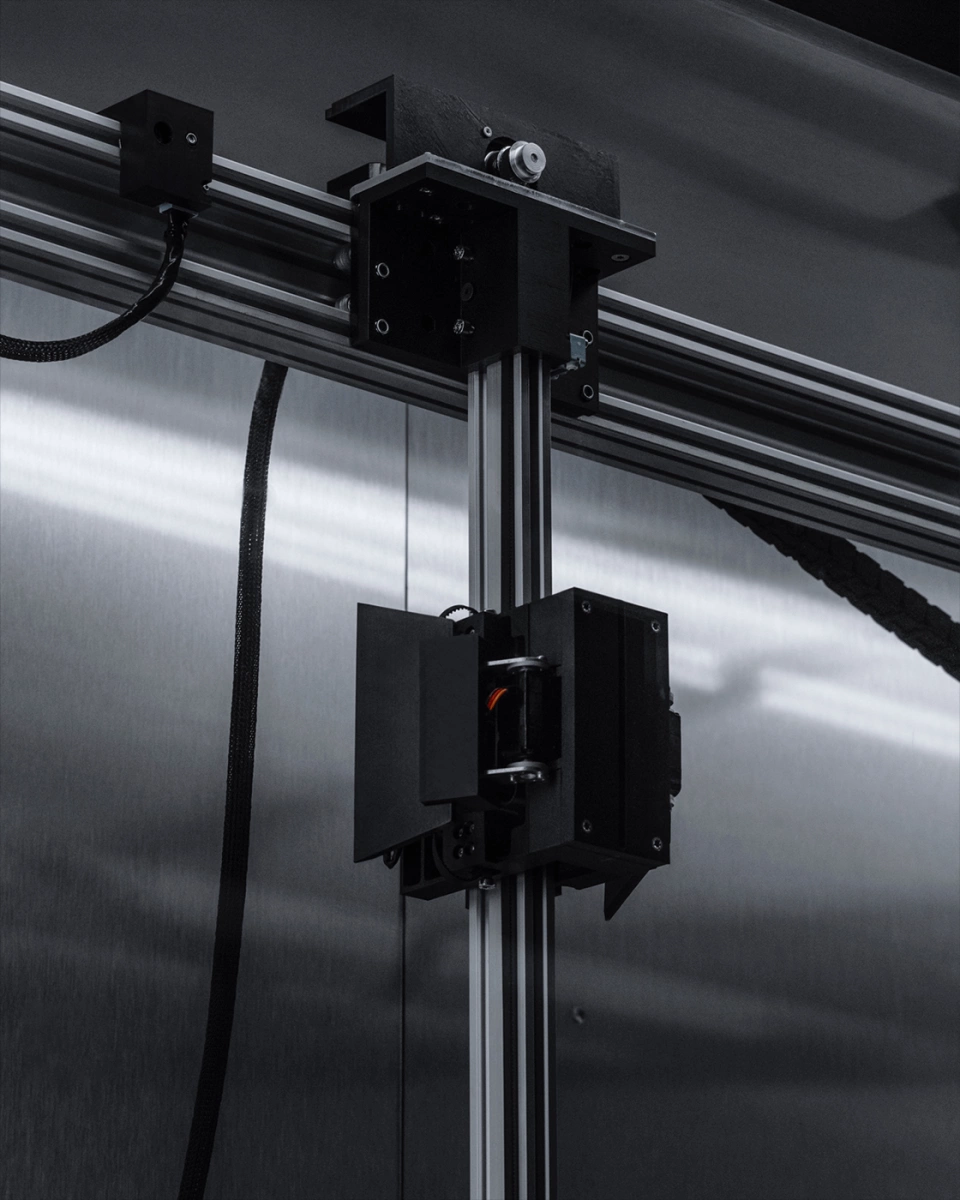 dunescorp_rains_gl_window_robot_works-1120x1400