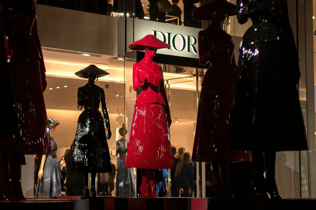 dioropen_1_2100x1400